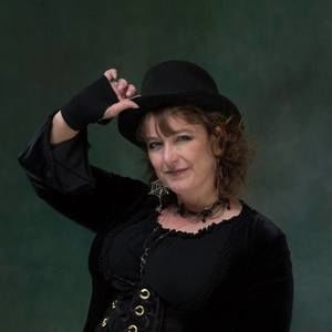 Meet your Posher, Julie